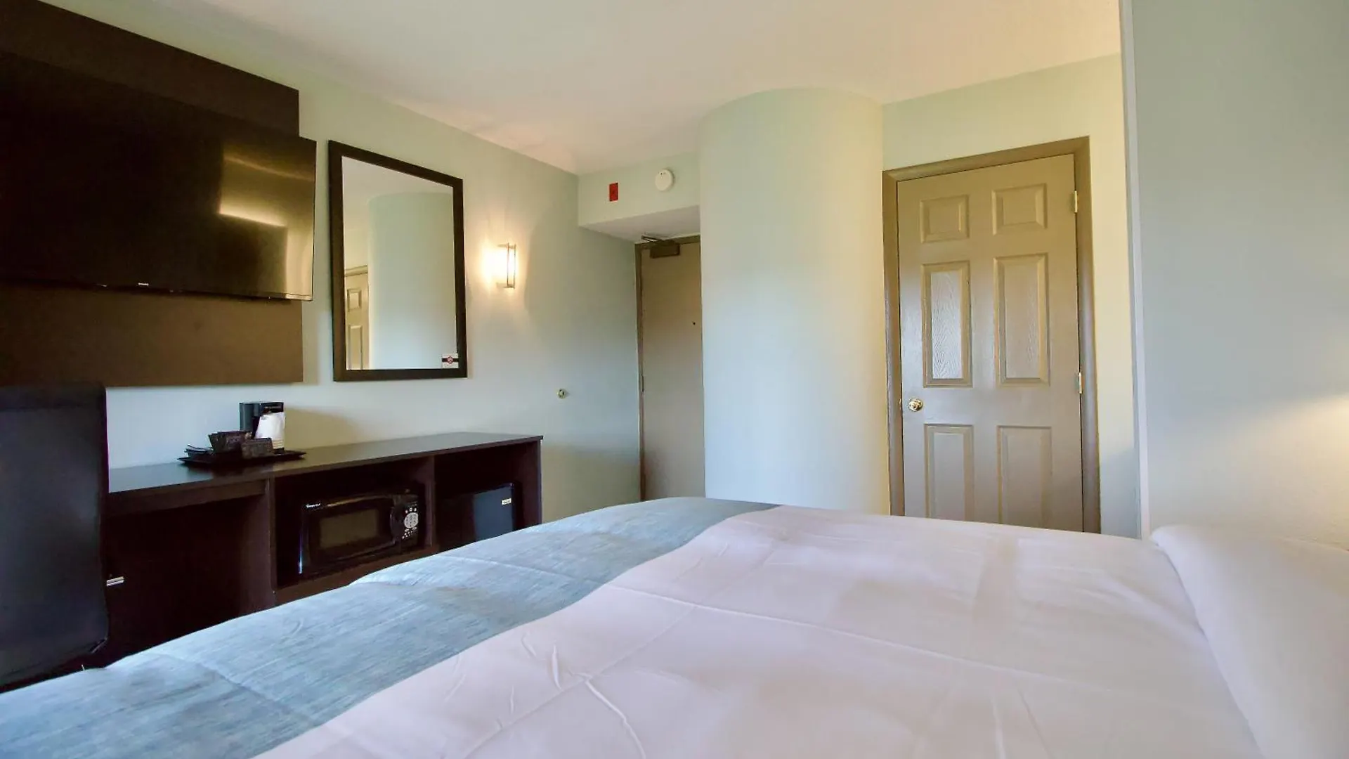 Wingate By Wyndham Salisbury Hotel